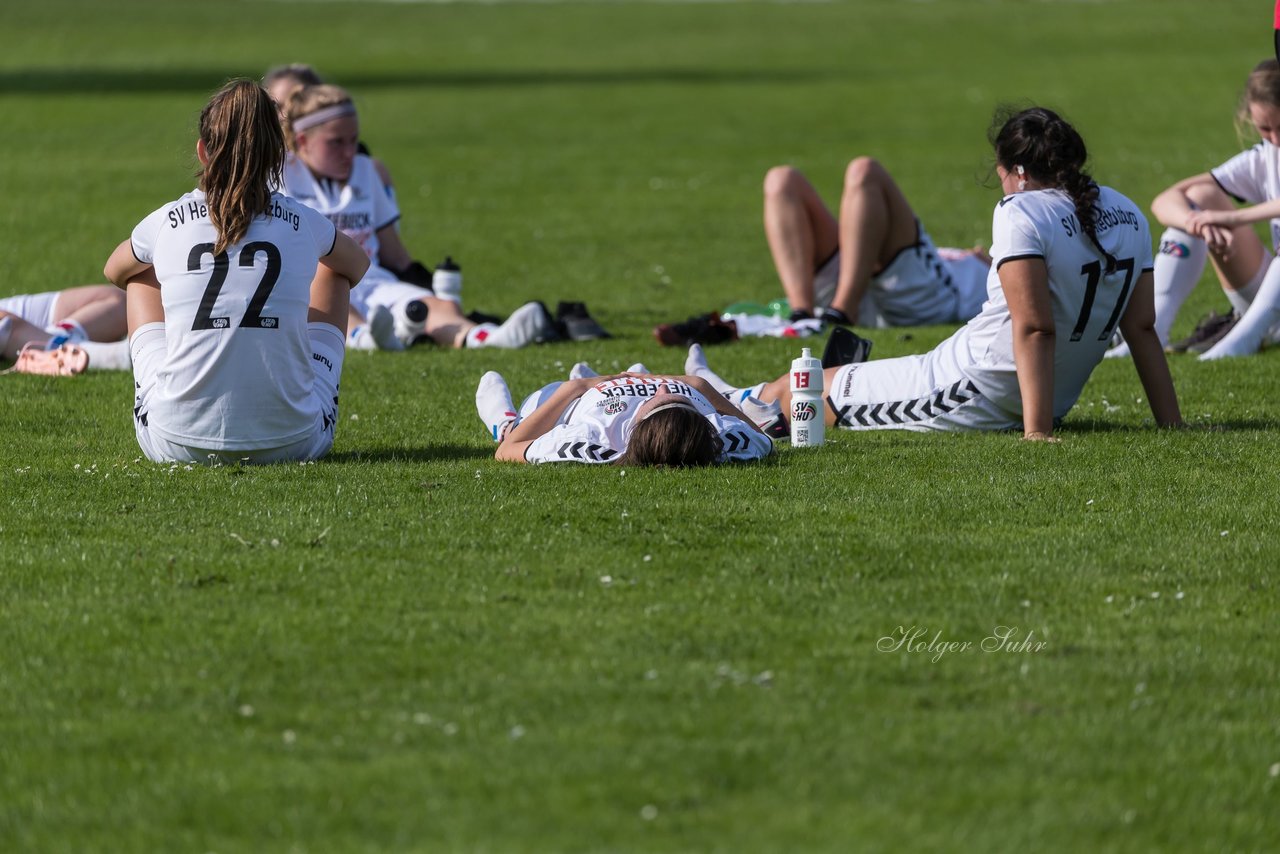 Bild 321 - F SV Henstedt Ulzburg II - SSC Hagen Ahrensburg : Ergebnis: 0:4